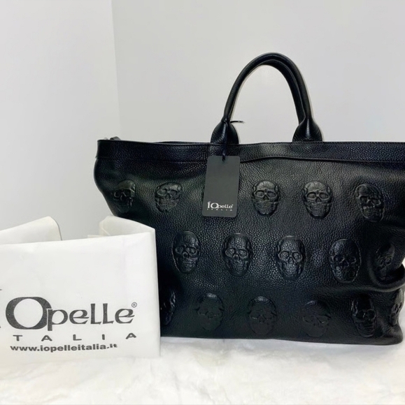 🔹️ IO PELLE🔹️ Italy 3D Skull Made In Italy Tote Bag Black Skull Embossed ✨️🖤 - Picture 1 of 9